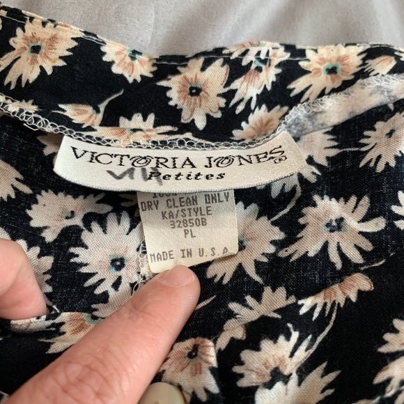 Vintage Floral Romper Jumpsuit - Picture 4 of 4